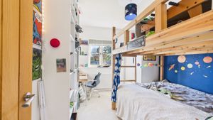 Photo 17- click for photo gallery